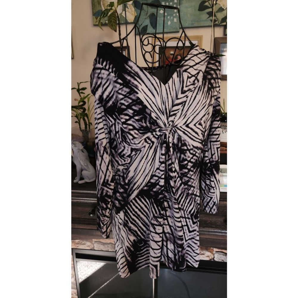Daisy Fuentes Long Sleeve Dress M Black White Abstract